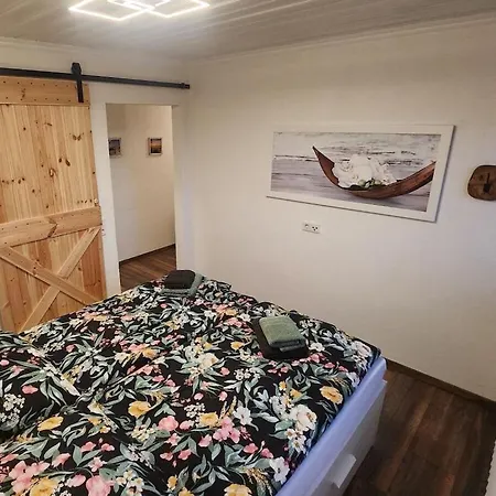 Vacation With 1 Bedroom Tatil Evi